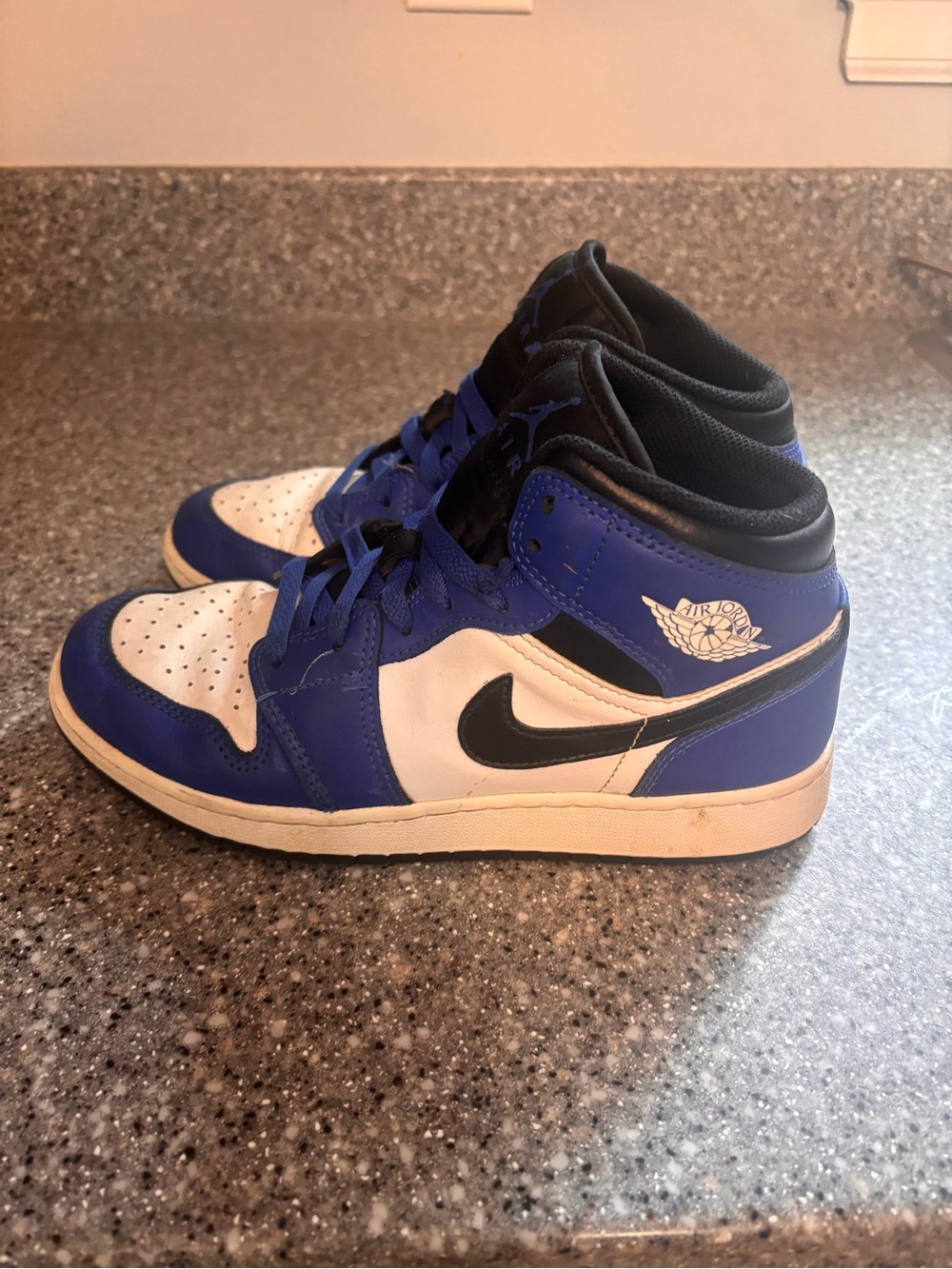 Jordan Retro High Top Sneakers — Blue/White/Black